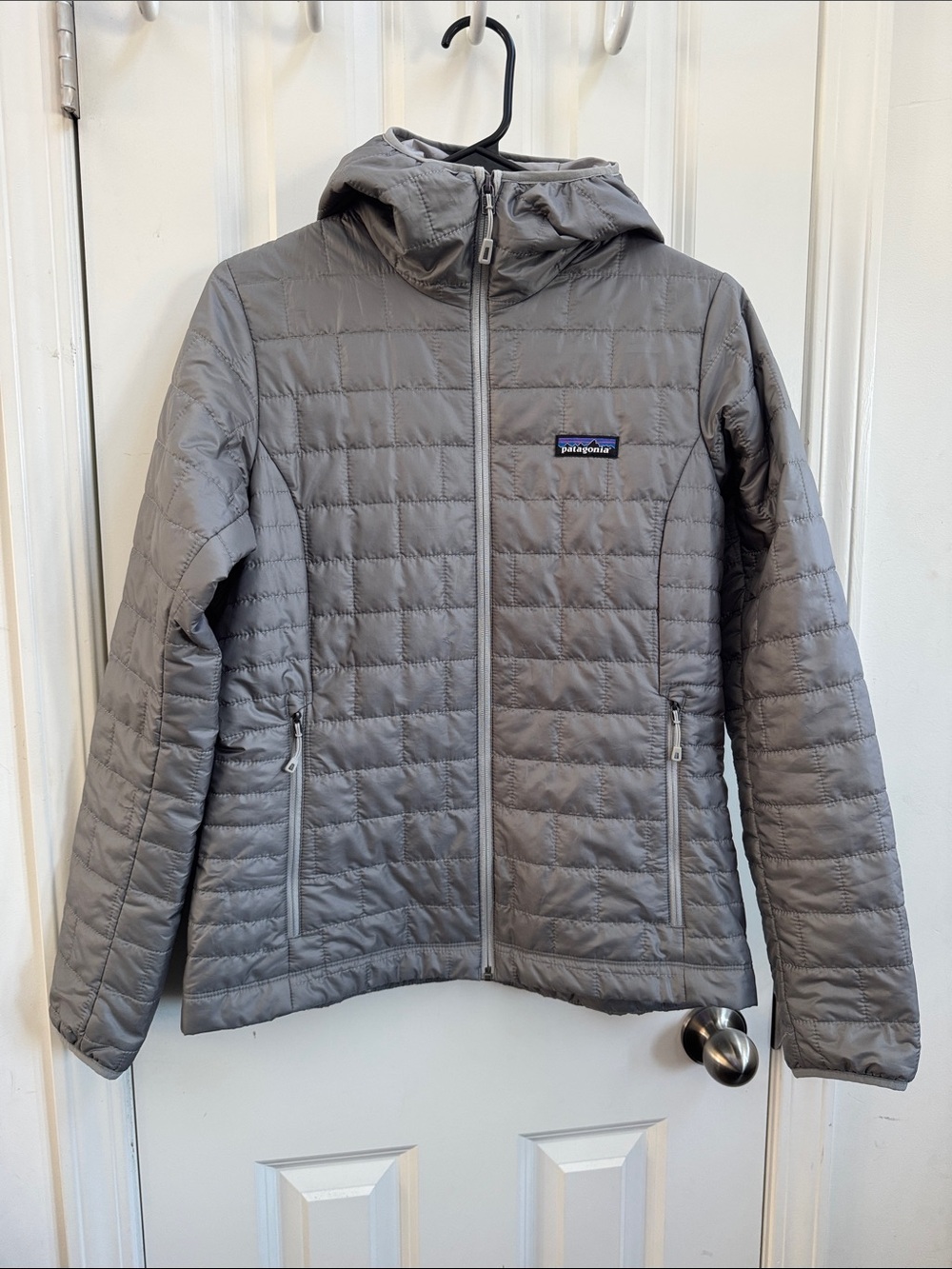 Patagonia Gray 🩶 Primaloft Quilted Hooded Puffer Jacket